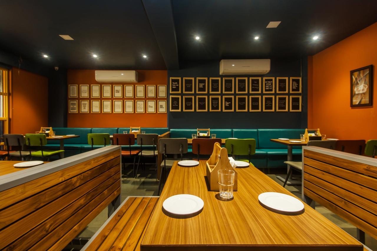 Oyo 13857 Hotel Imperial Umele ภายนอก รูปภาพ