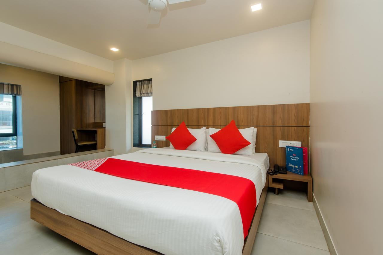 Oyo 13857 Hotel Imperial Umele ภายนอก รูปภาพ